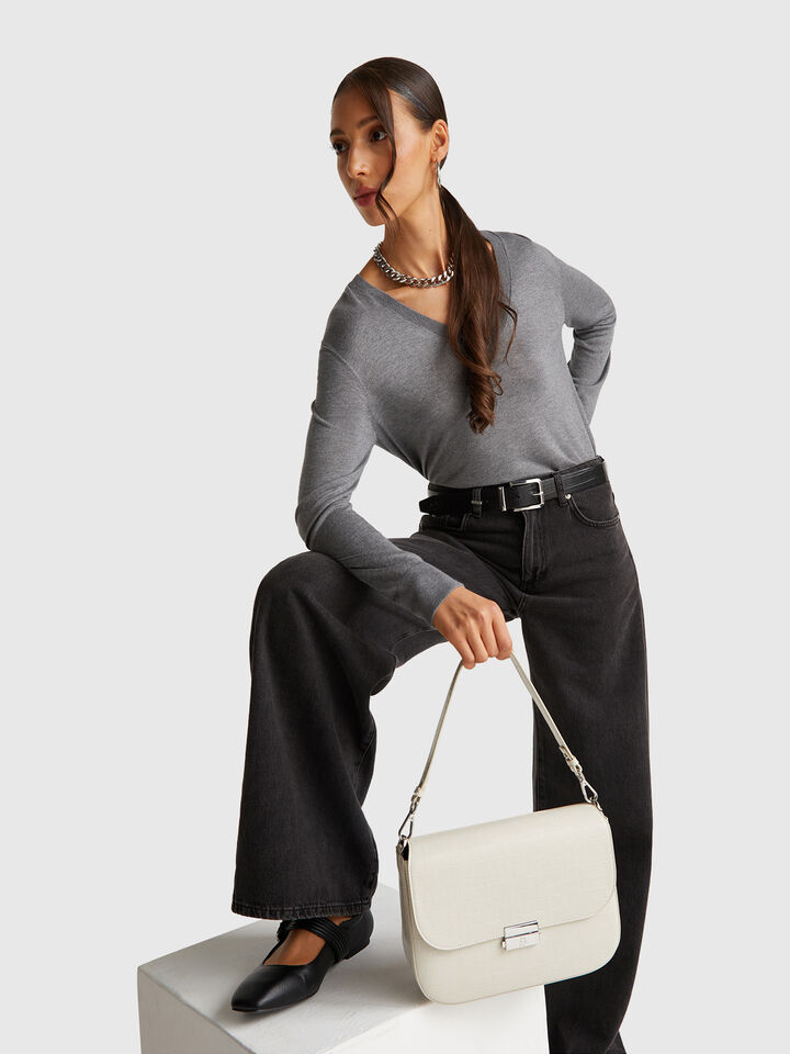 V NECK SWEATER L/S Women image number 3